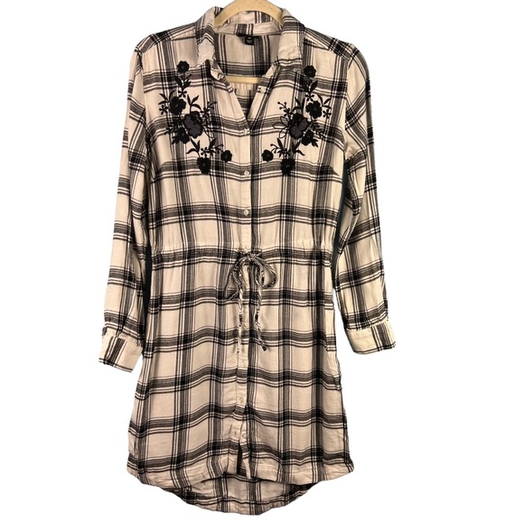 A.N.A Black White Windowpane Plaid Long Sleeve Dress Embroidered Size XS Casual - Picture 1 of 9